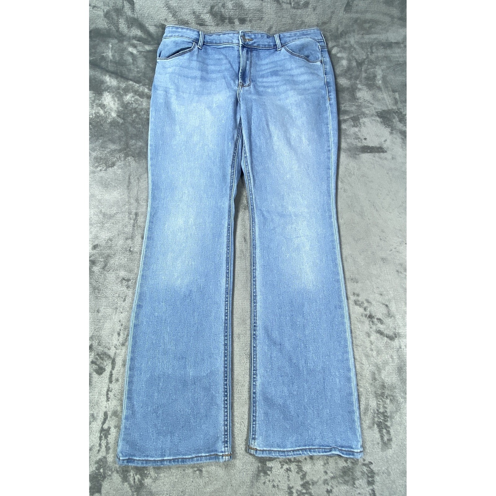Old Navy Kicker Bootcut Jeans 14 Blue Light Wash Stretch Causal